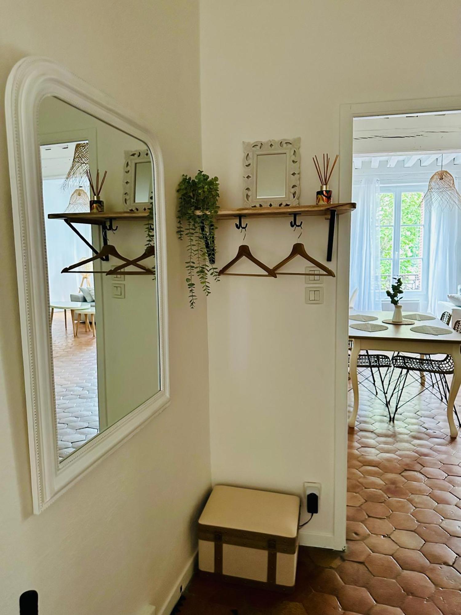 "Douceur De Vignes", Cosy, Coeur De Ville, Classe 3 Etoiles - By Primo C0Nciergerie Chalon-sur-Saône Eksteriør billede